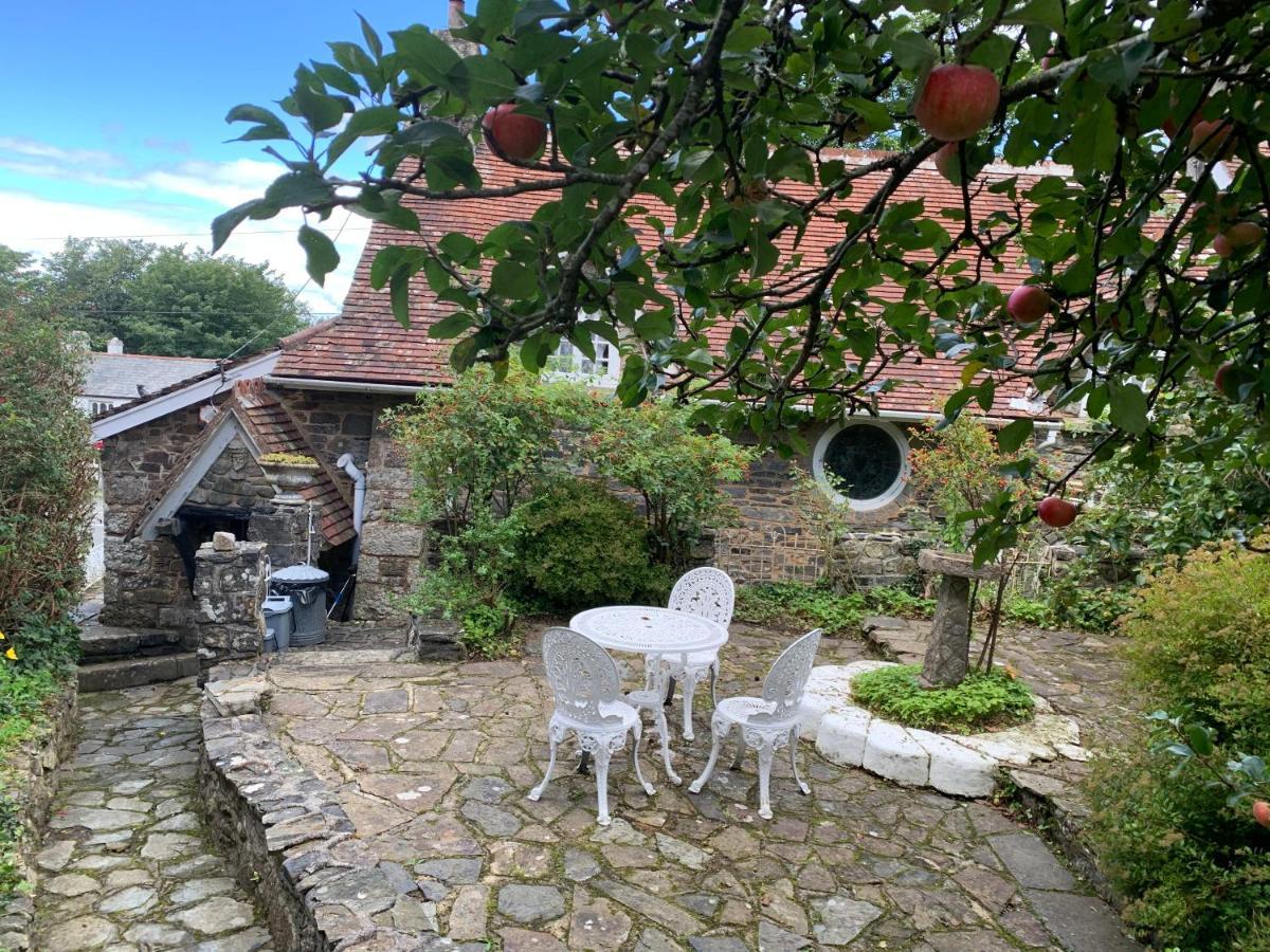 Cobweb Hall Okehampton Exterior photo